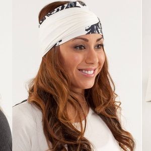 Lululemon Post Headstand Headhugger Headband